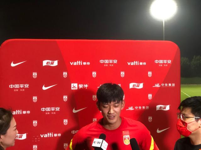 开云官网-颜骏凌带10副手套征战12强赛：物质心理都做好准备